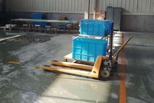 麻豆视频免费观看手动搬运车是车间厂房常备搬运工具