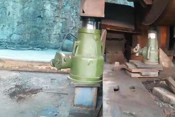 麻豆视频免费观看螺旋千斤顶顶升作业设备检修工程